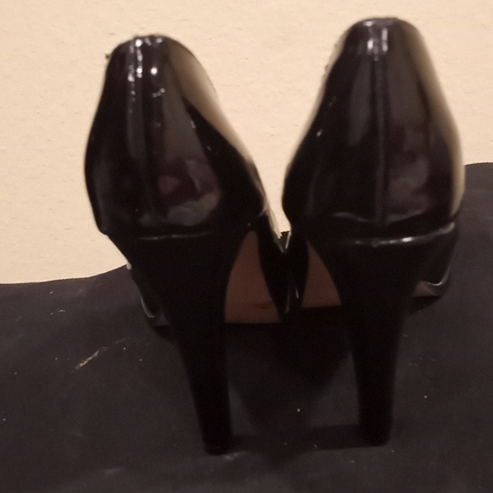 Shoes - Picture 5 of 5